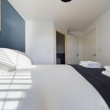 247 Serviced Accommodation In Stafford- 3Br Townhouse Exteriér fotografie
