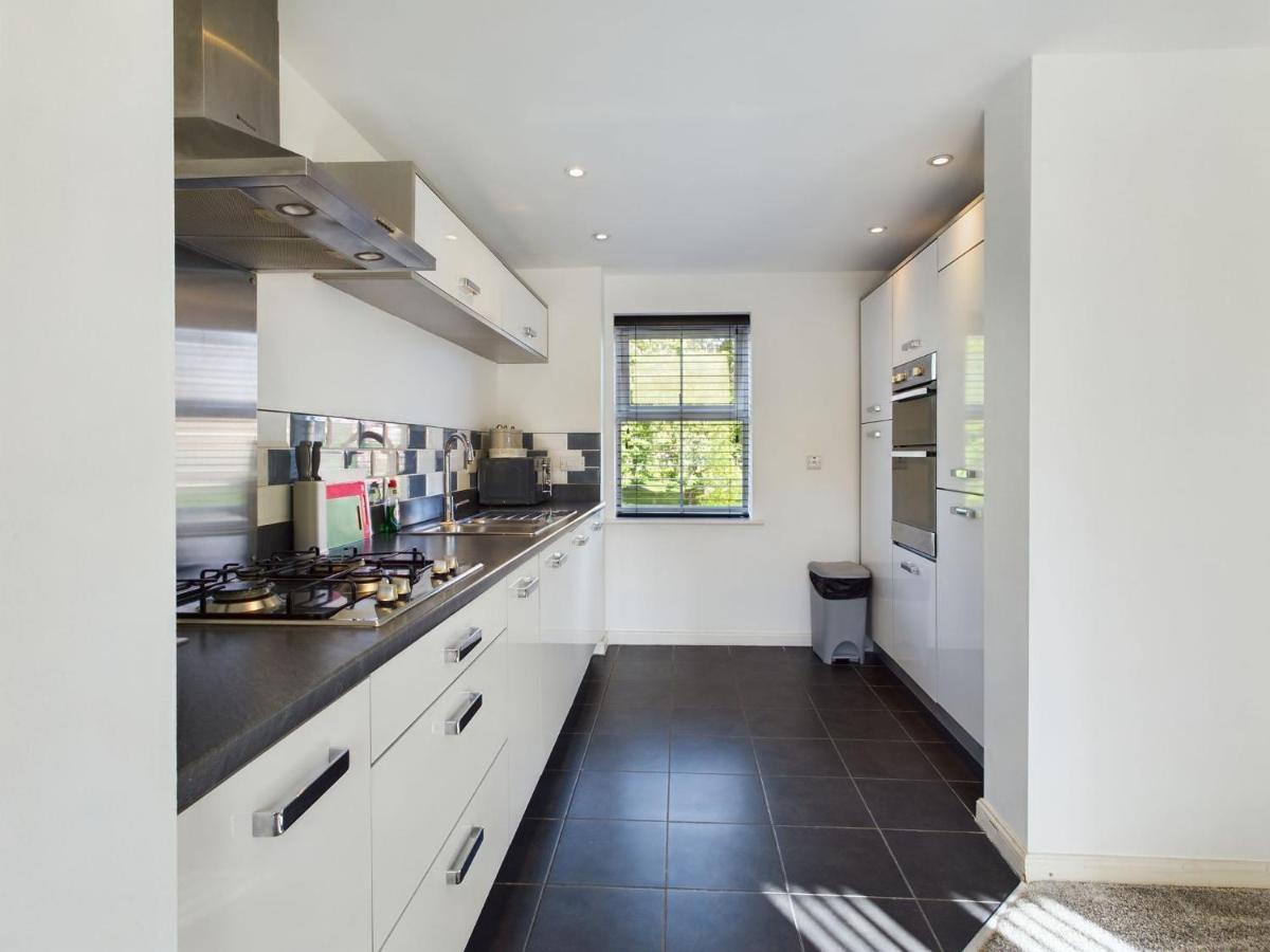 247 Serviced Accommodation In Stafford- 3Br Townhouse Exteriér fotografie