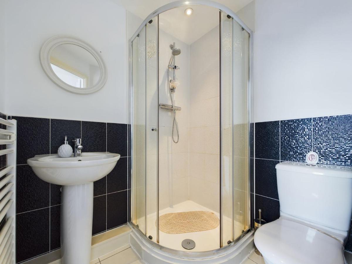 247 Serviced Accommodation In Stafford- 3Br Townhouse Exteriér fotografie