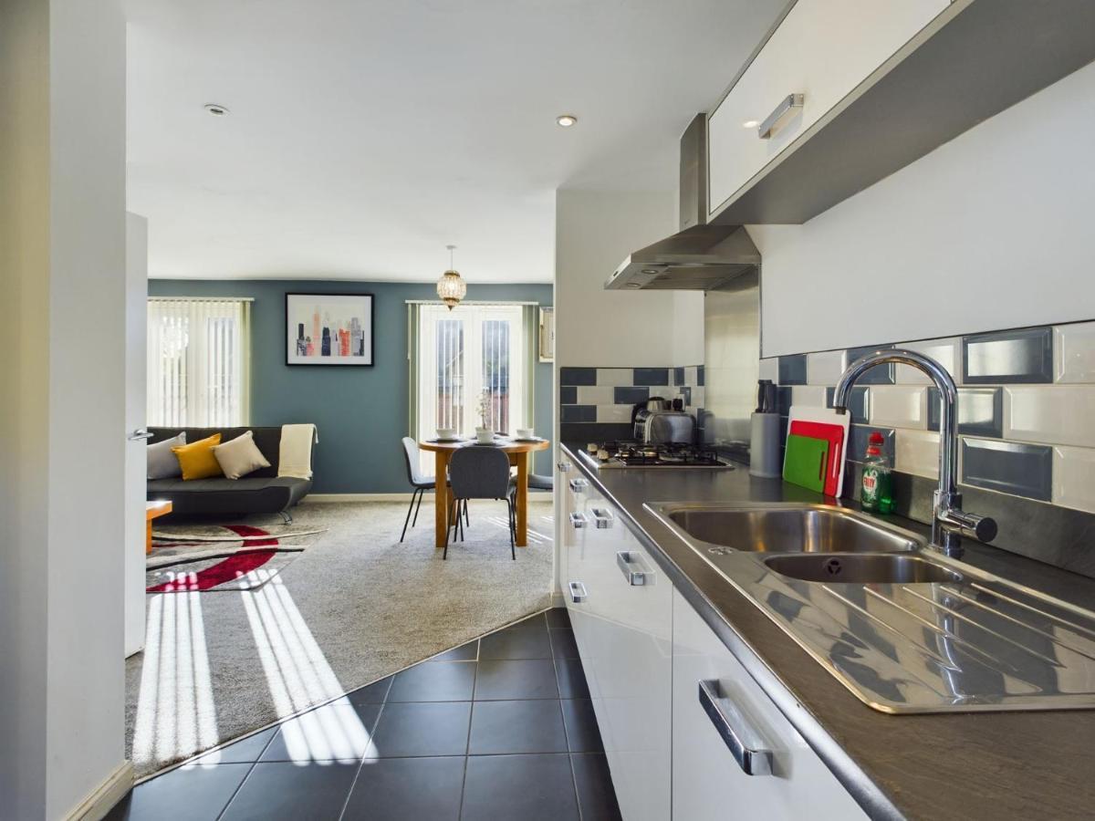247 Serviced Accommodation In Stafford- 3Br Townhouse Exteriér fotografie